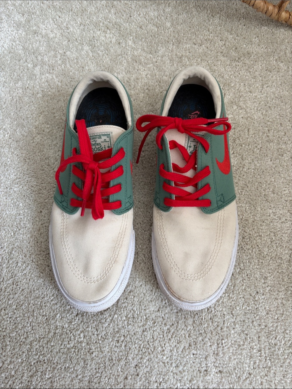 Canvas Stefan Janoski Nike Skateboarding Sneakers in Cream, Green & Red